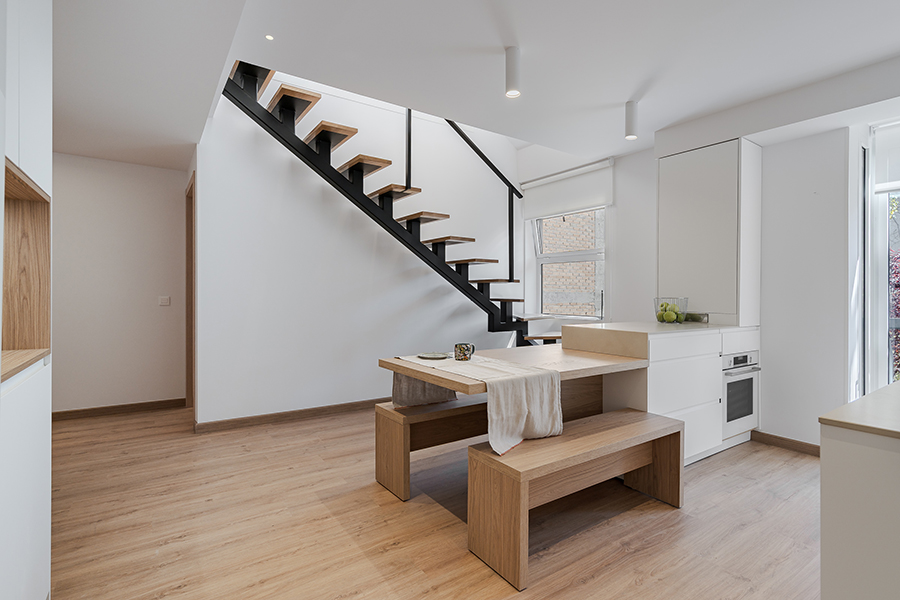 Dining room on the 4-bedroom floor of the Lérida 8 Building.